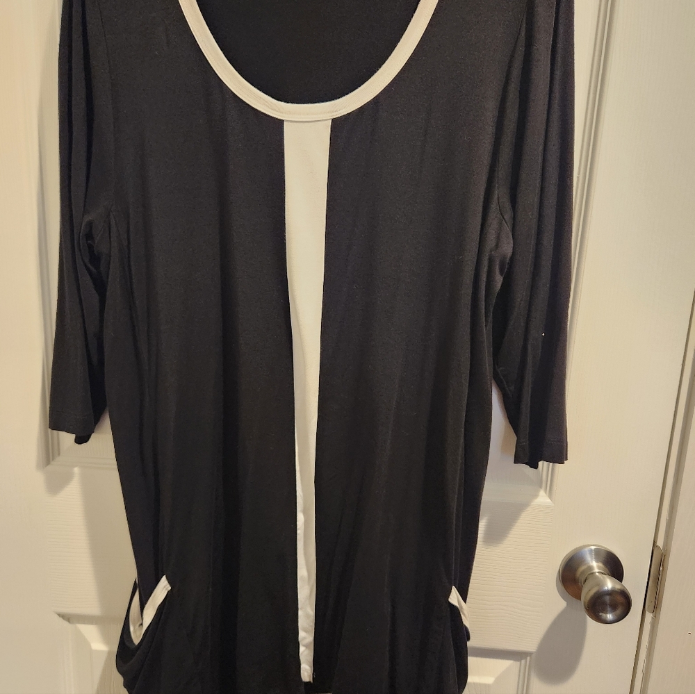 Women's Karen Kane Black and Cream Tunic